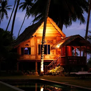 Villa Bon Ton Antique Wooden 