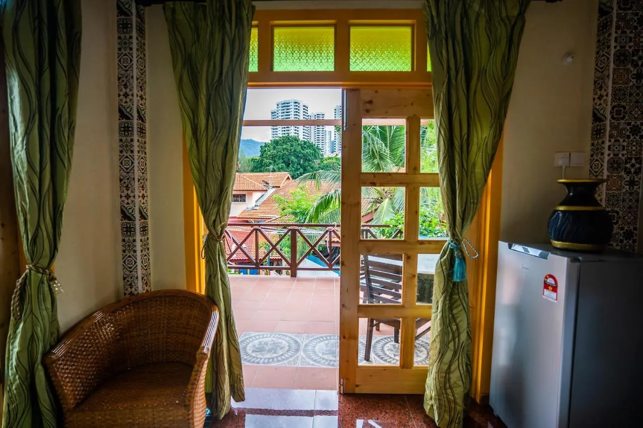Lost Paradise Resort Batu Ferringhi 3*,
